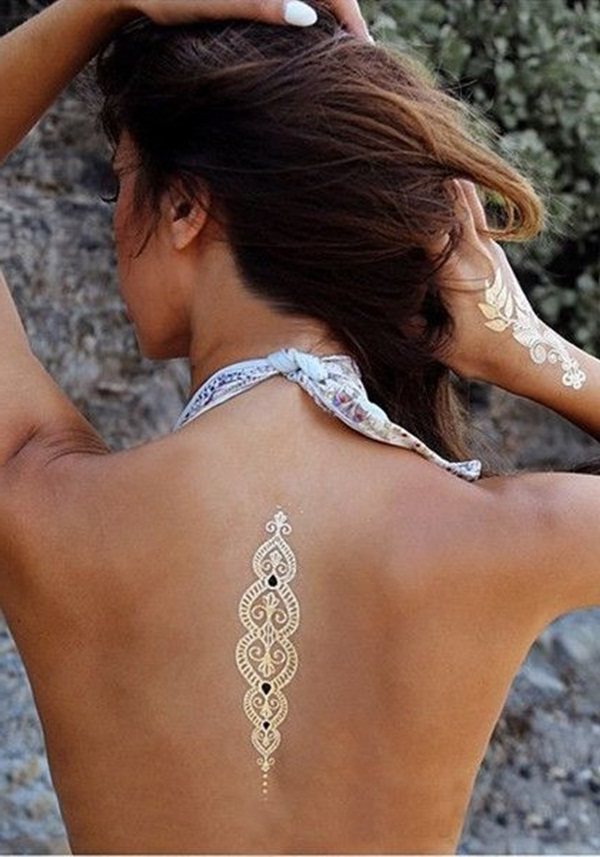 70 idées de tatouages en or pour les femmes (guide d'inspiration)