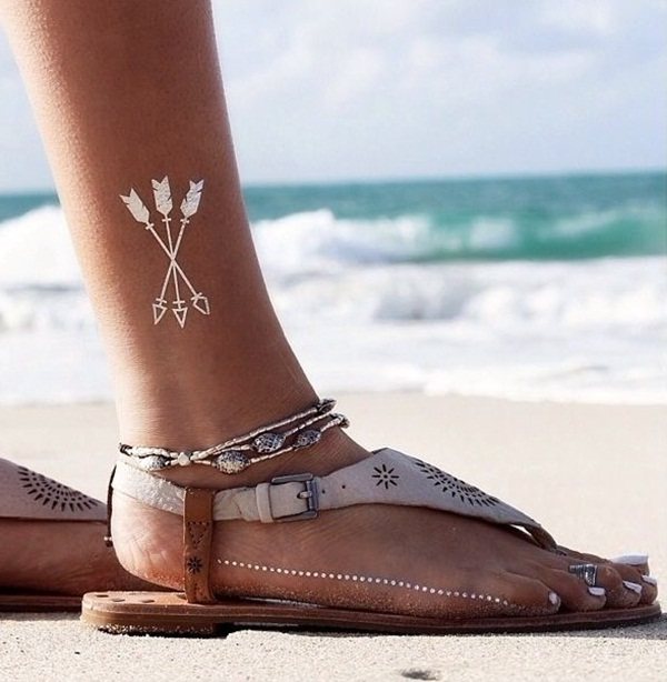 70 idées de tatouages en or pour les femmes (guide d'inspiration)