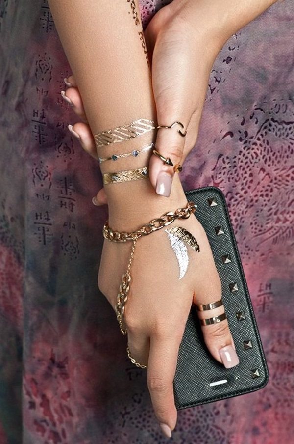 70 idées de tatouages en or pour les femmes (guide d'inspiration)