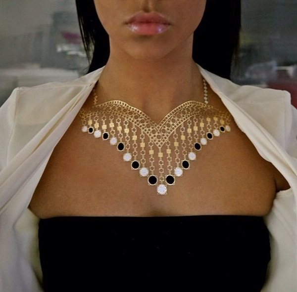 70 idées de tatouages en or pour les femmes (guide d'inspiration)