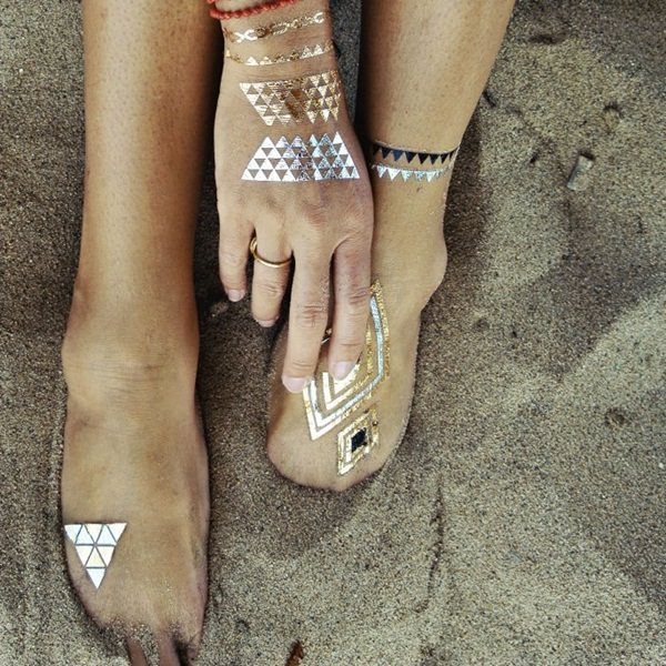 70 idées de tatouages en or pour les femmes (guide d'inspiration)