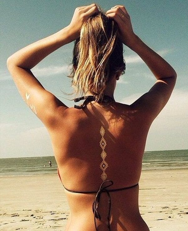 70 idées de tatouages en or pour les femmes (guide d'inspiration)