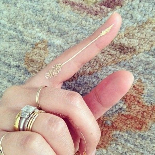 70 idées de tatouages en or pour les femmes (guide d'inspiration)