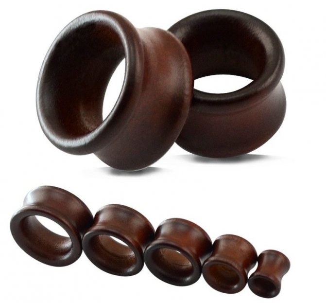 Accessories for tunnels in the ears