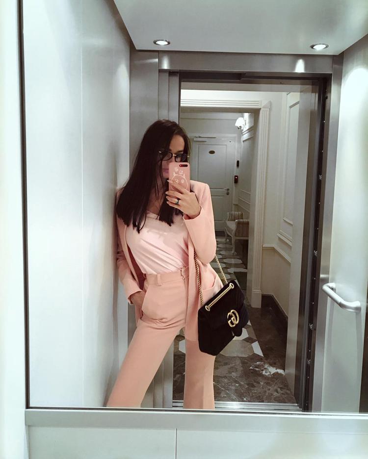 Alena Vodonaeva photo in the mirror