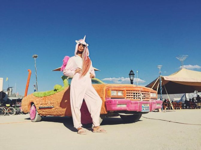 Alena Vodonaeva in a unicorn costume