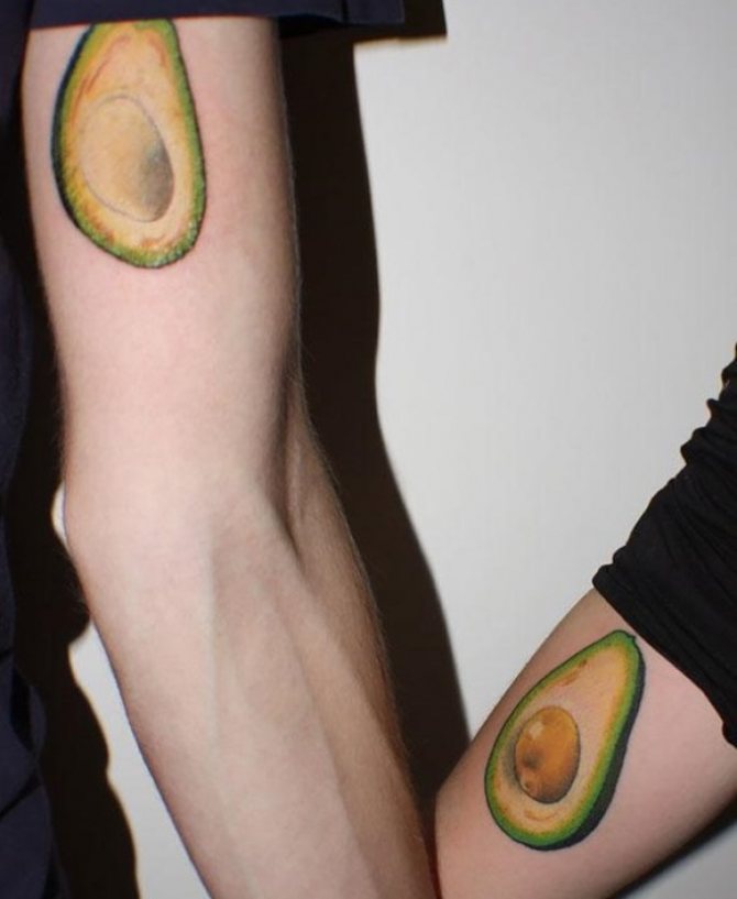 Avocat - un tatouage lumineux et symbolique