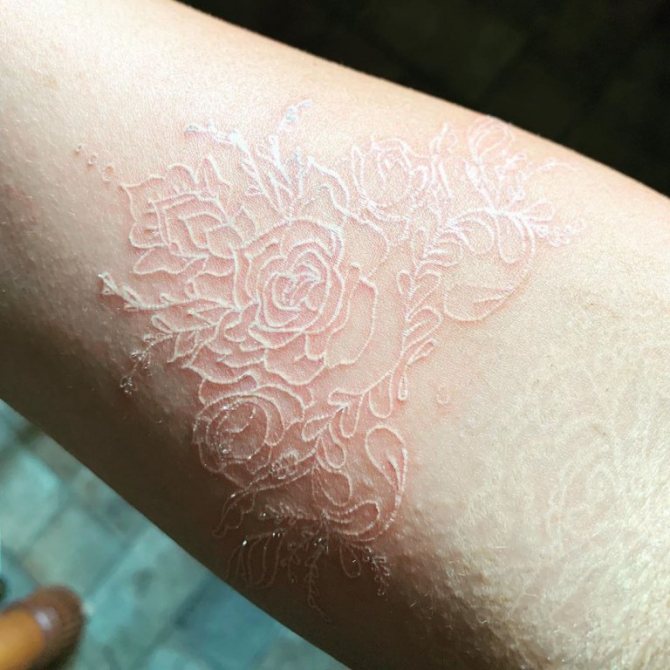 les tatouages blancs
