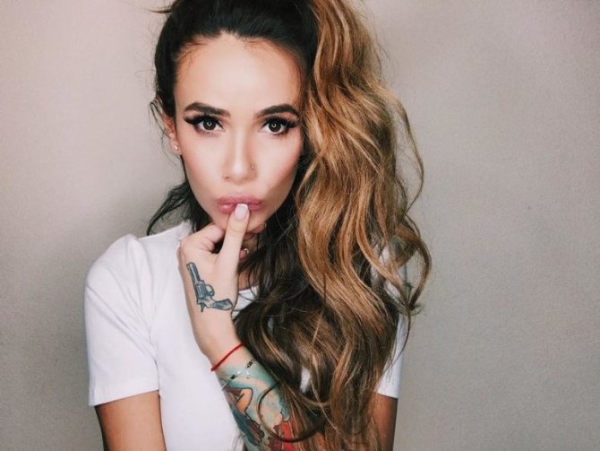 Aiza Anokhina életrajza és személyes élete