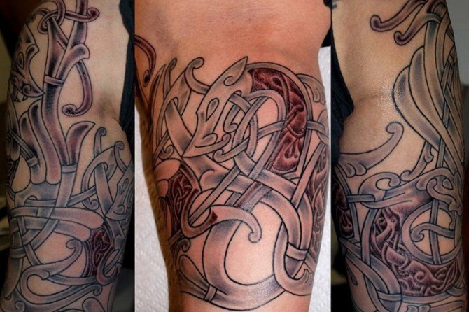 Wikinger-Action-Tattoos