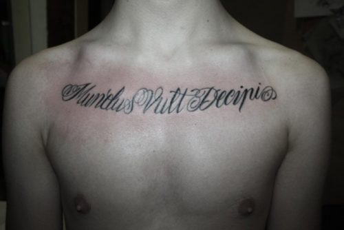 Plus de 120 phrases de tatouage pour les hommes