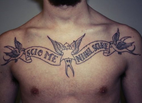 Plus de 120 phrases de tatouage pour les hommes