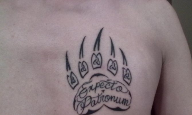 tatuaggio in bianco e nero