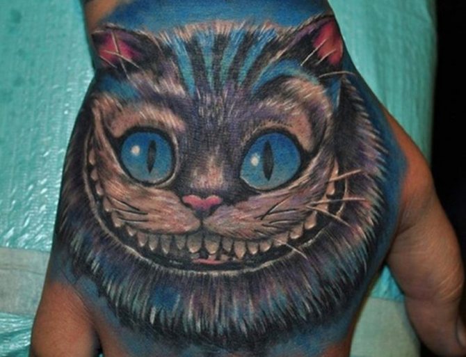 Cheshire Cat - Tatuointi käsivarteen