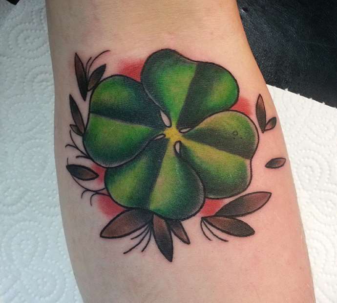 fleur à quatre feuilles