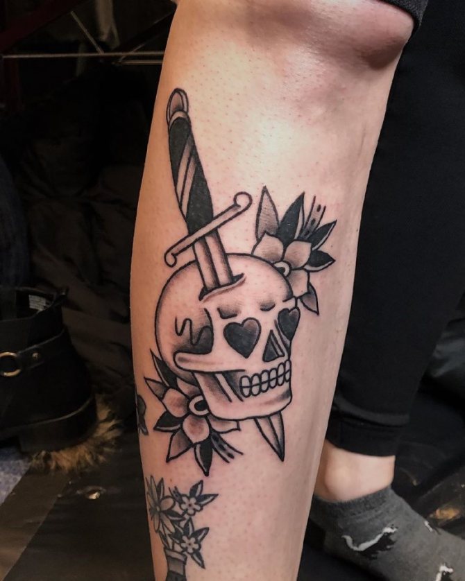 ce que signifie le tatouage d'une dague