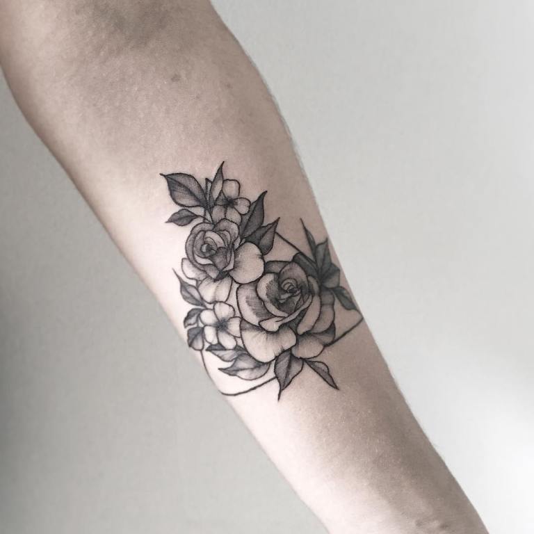 Τι σημαίνει τατουάζ τριγώνου