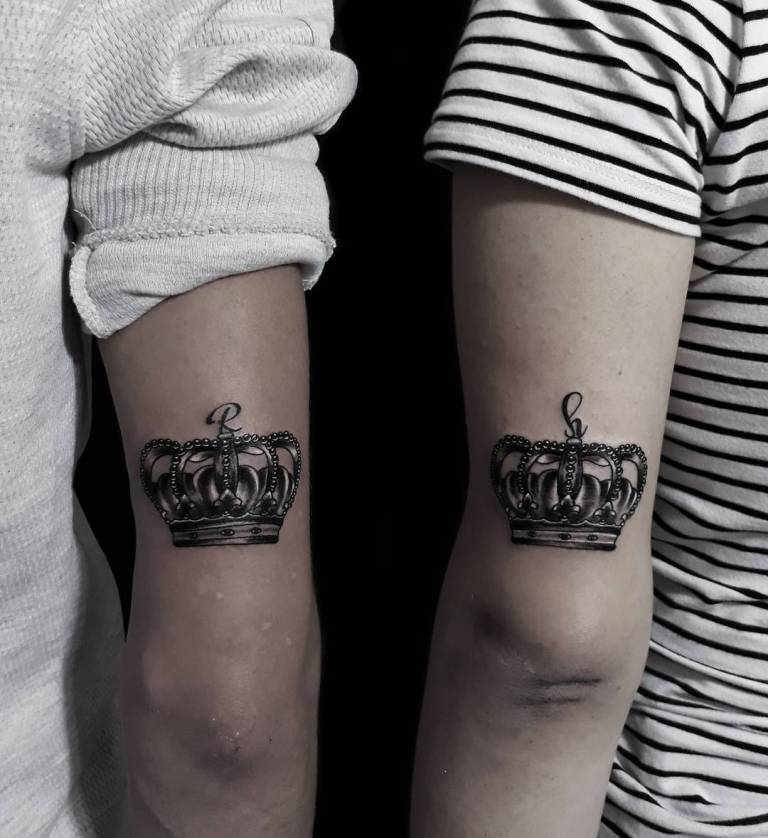 What does crown tattoo mean