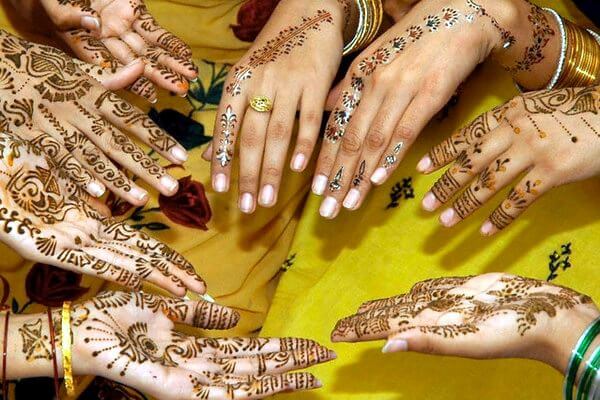 Couleurs pour l'application du henné