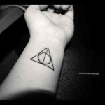 Δώρα τατουάζ θανάτου στον καρπό