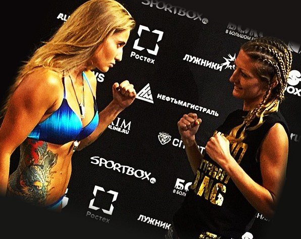 Boxeuse avec des tatouages