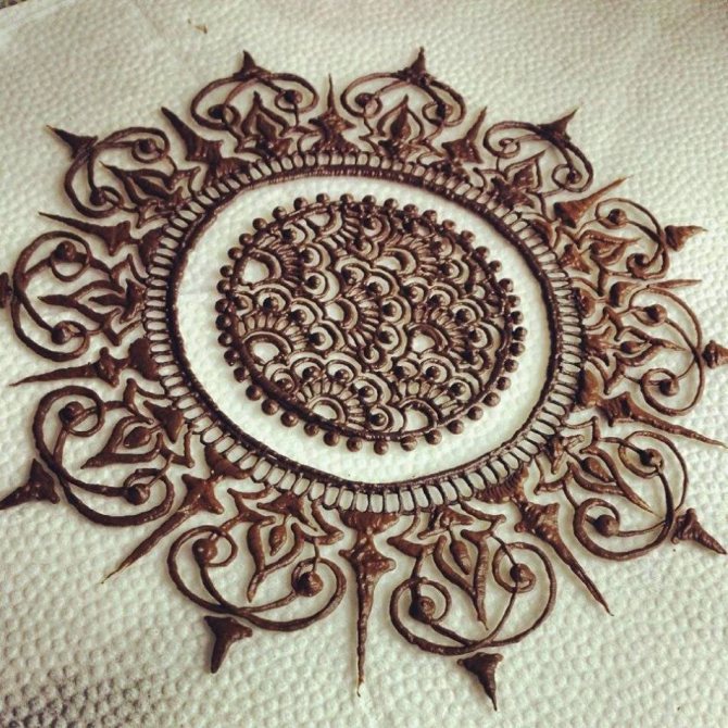 El disco simboliza la castidad del bello sexo