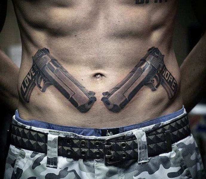 два пистолета