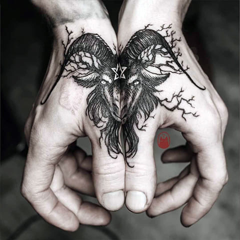 Doppio tatuaggio Baphomet