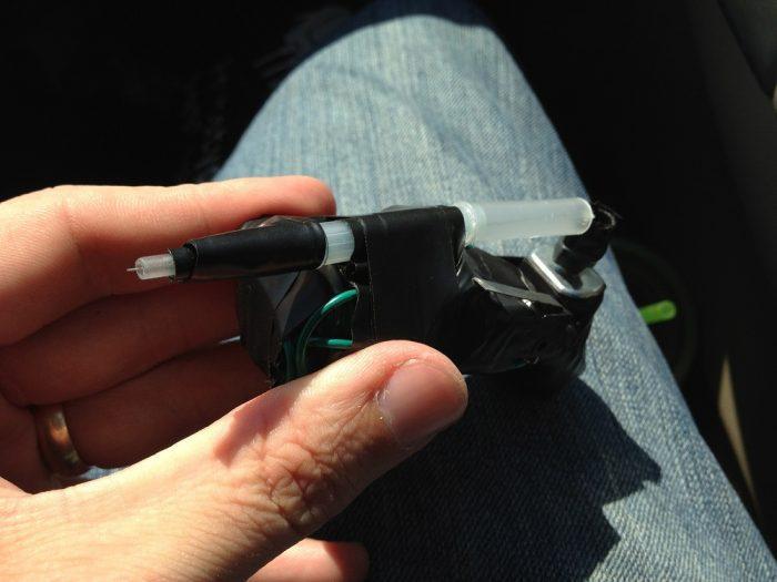 Une autre machine à tatouer artisanale