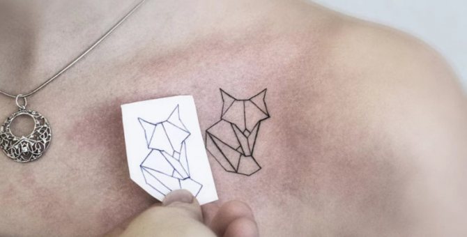 Skizzen von Tätowierungen im Linienstil