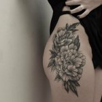 Esquisses de tatouages pour filles sur la hanche
