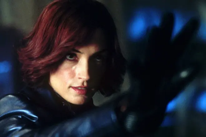 ファムケ・ヤンセン(ジーナ・グレイ役