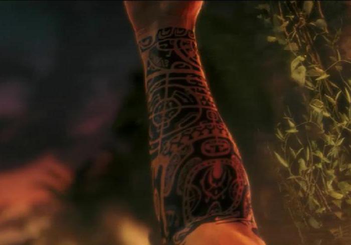 tatuaje de far cry 3 en el brazo derecho
