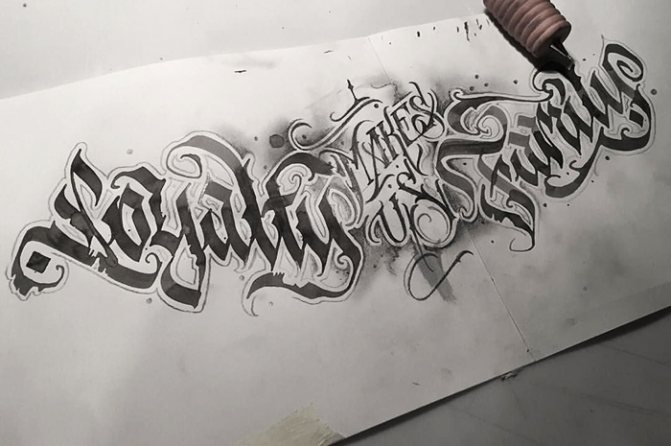 Tätoveeringute jaoks tõlgitud hispaania keele ütlused, mis on mõeldud armastuse, elu, suhete ja ilu kohta.