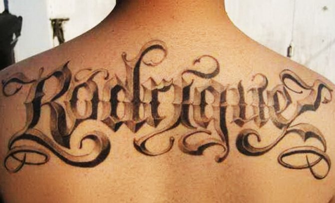 Väljendid hispaania keeles koos tõlkega tätoveeringute kohta, mis on seotud armastuse, elu, suhete, ilu tähendusega