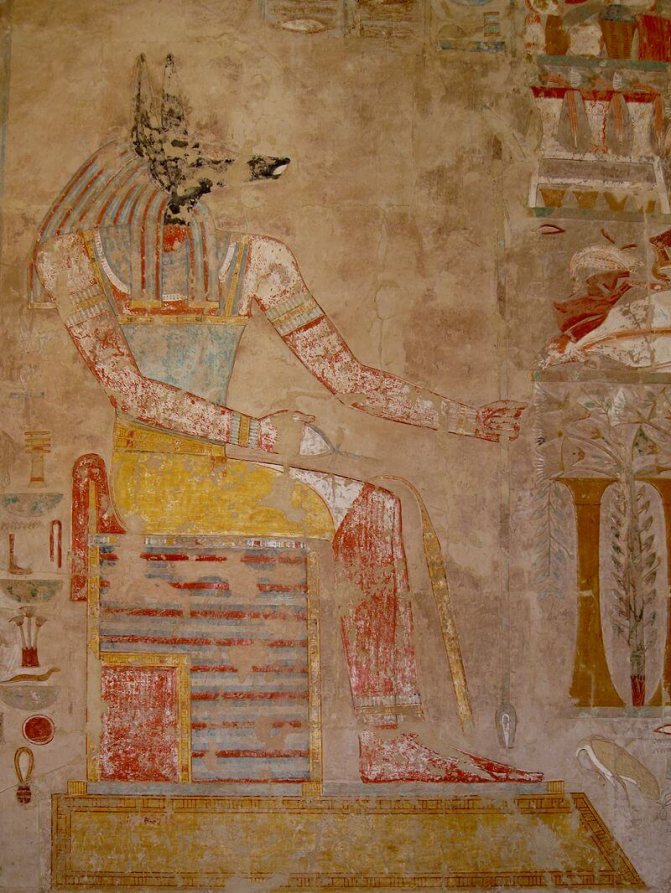 Fresque d'Anubis dans le temple de la mort de la reine Hatchepsout à Deir el-Bahri, côte ouest du Nil, Égypte