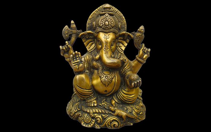 Ganesha is a wise and good deity. How he helps to attract wealth?
