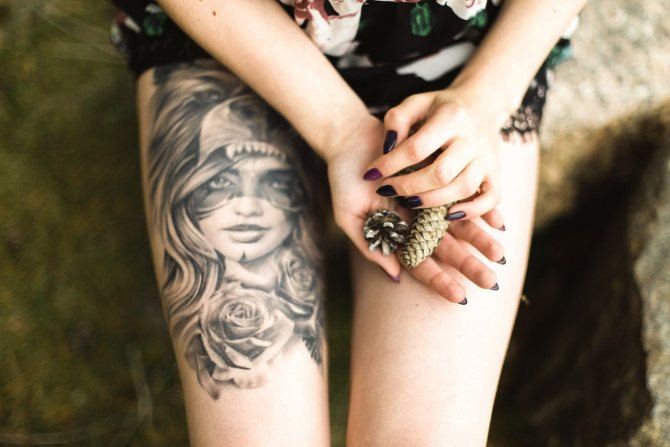 Où une fille peut-elle se faire tatouer ?