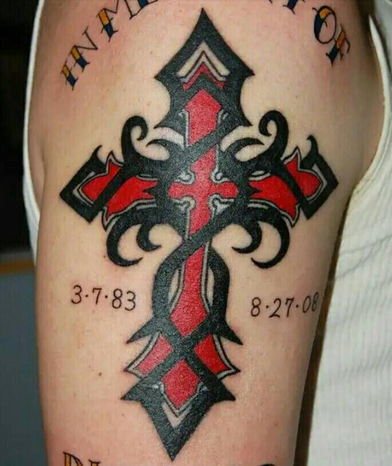 Croix gothique avec inscription et date