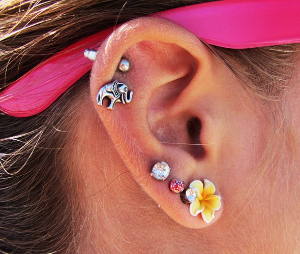 ヘリックス・イヤー・ピアス・ピストル 写真、ピアス、やり方、お手入れ方法