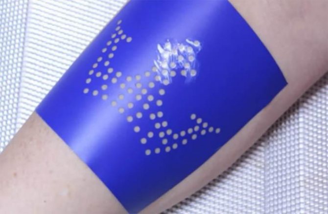 татуировка с кристали