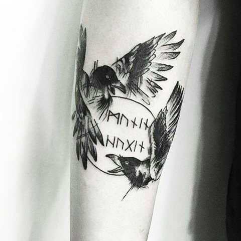 Tetování Hugin a Munin. Význam, náčrtky na zádech, ramenou, krku, paži