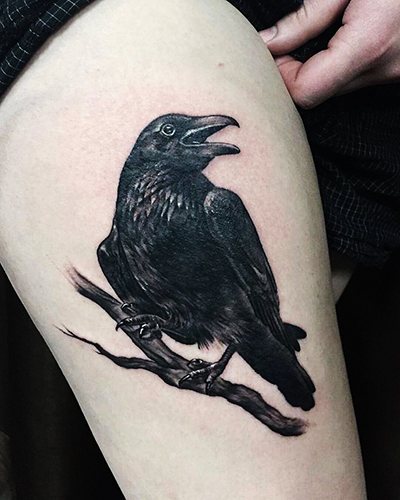 Tetování Hugin a Munin. Význam, náčrtky na zádech, ramenou, krku, rukou