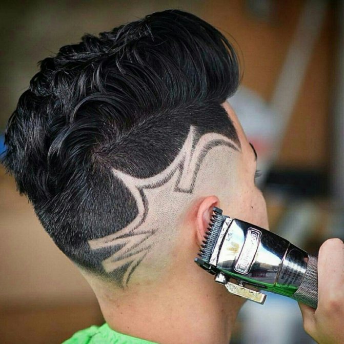 Hårstyling ideer med mønstre på hovedbunden til drenge