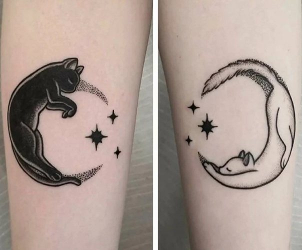 Tatouage Yin-Yang. Qu'est-ce que cela signifie, des croquis sur le bras, le cou, le dos, les jambes pour les couples, les hommes et les filles. Photo