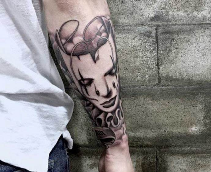 Image du masque d'Arlequin sur votre bras