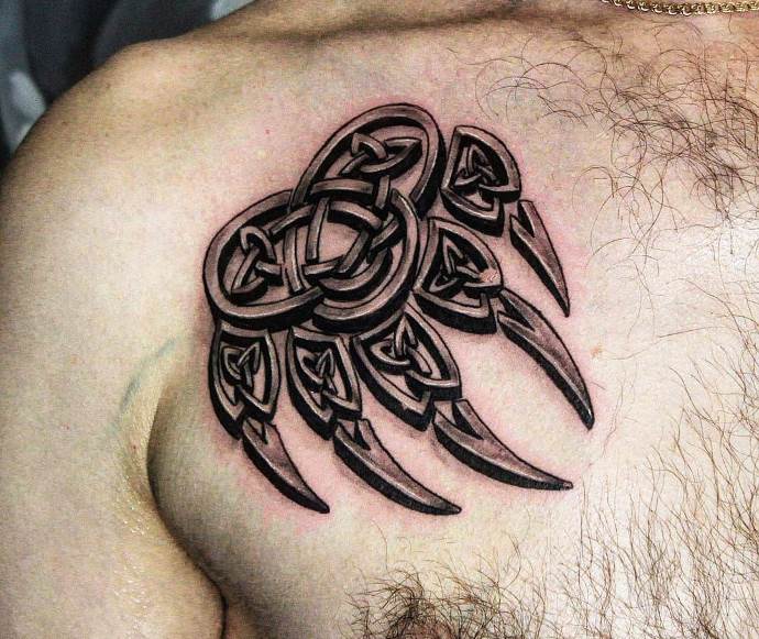 Obraz medvědí tlapy na vaší hrudi