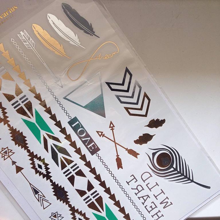 hogyan kell egy tetováló matricát elhelyezni