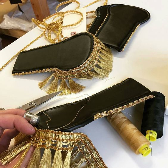 Kuidas õmmelda frangid epaulettidele