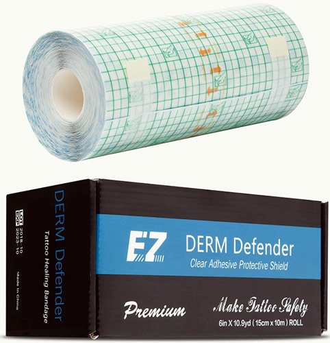 Mientras la corteza desciende sobre el tatuaje. Curación de tatuajes por días, foto